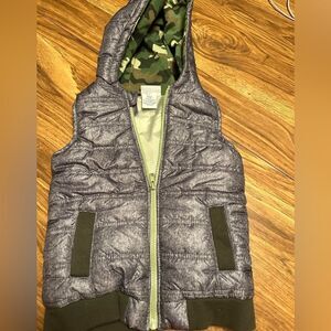 Tommy Bahama 4T puffer gray vest camo hood